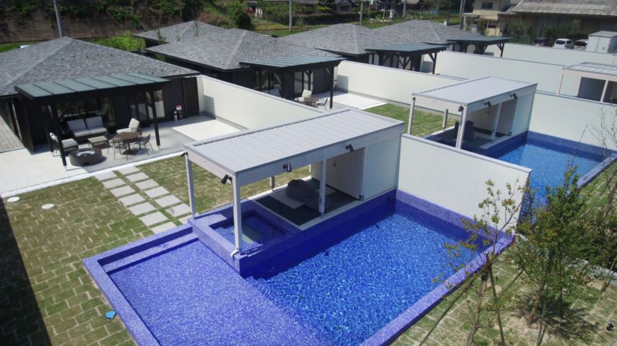 MEZZO ALL SUITE VILLAS